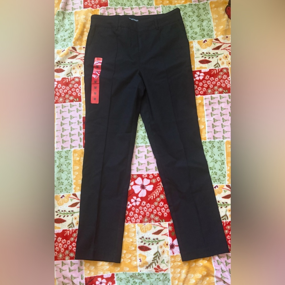 ❤️HILARY RADLEY
Pull-on pant with built-in tummy control panel
Mid rise slim leg